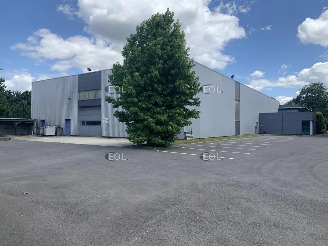 Light Industrial in Le Plessis-Bouchard to rent Building Photo- Image 1 of 13