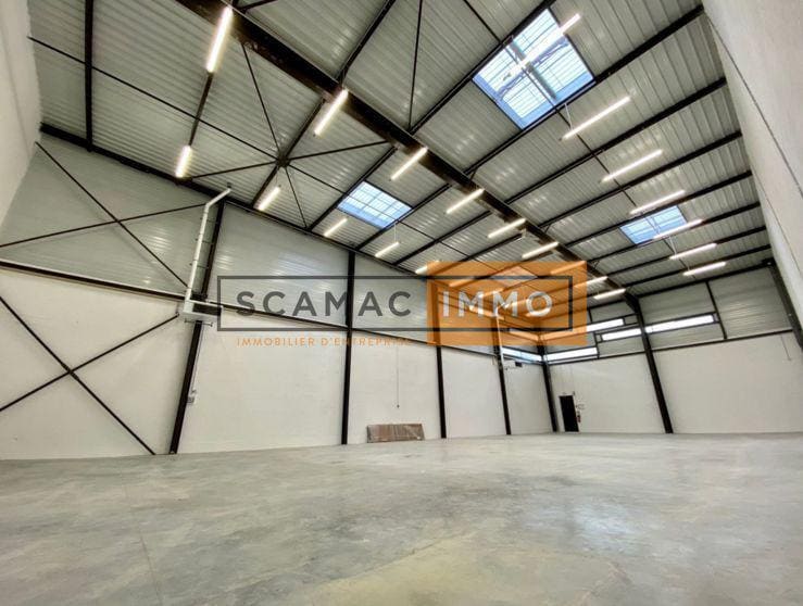 Light Industrial in Collégien to rent Interior Photo- Image 1 of 5