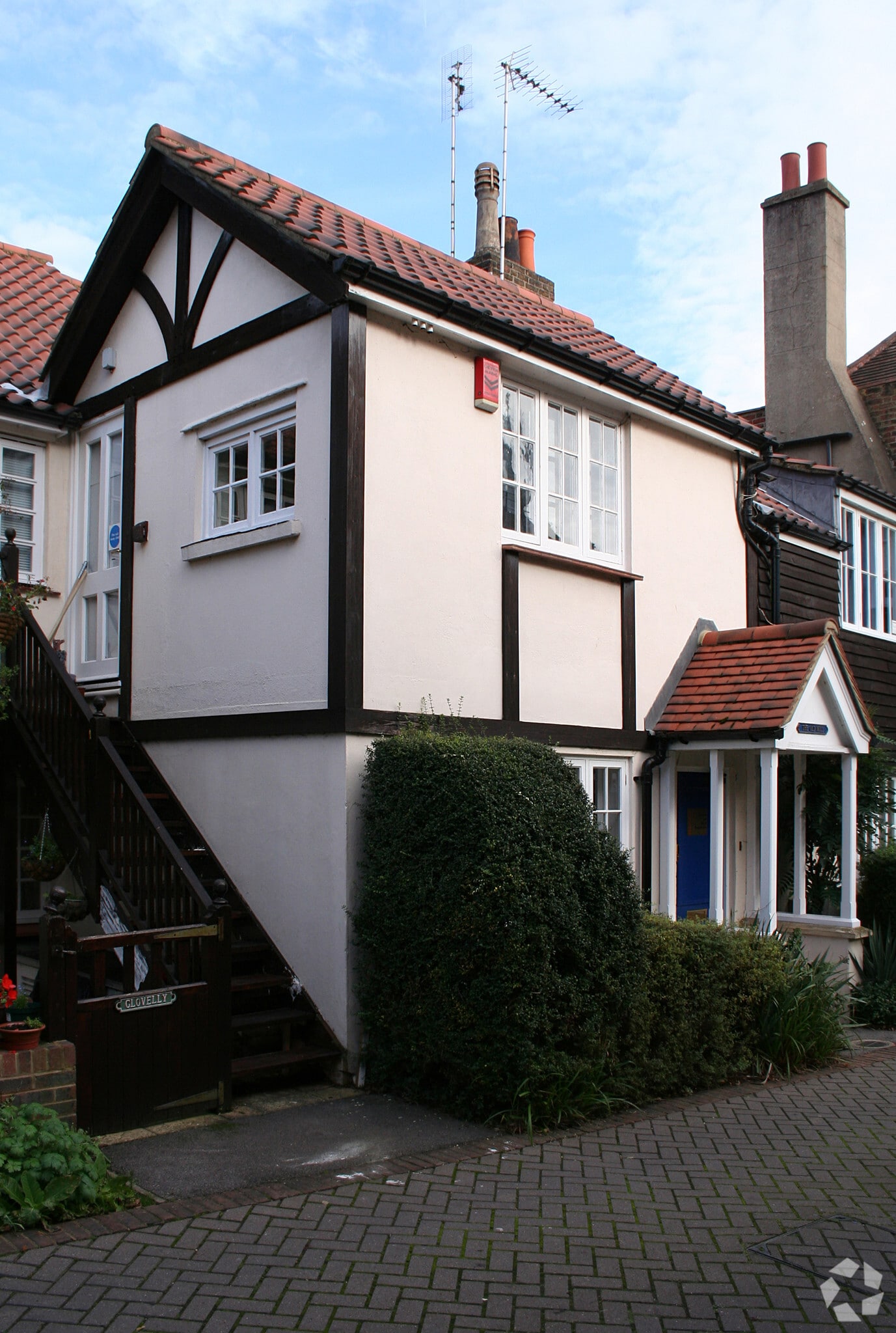 Lower Teddington Rd, Kingston Upon Thames to rent Building Photo- Image 1 of 2