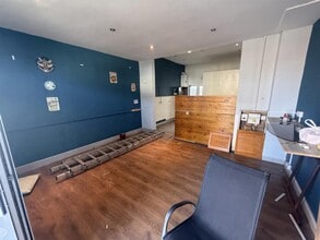 70 Seaview Rd, Wallasey to rent Interior Photo- Image 1 of 6