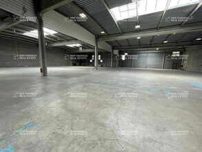 Light Industrial in Croissy-Beaubourg to rent Building Photo- Image 2 of 4