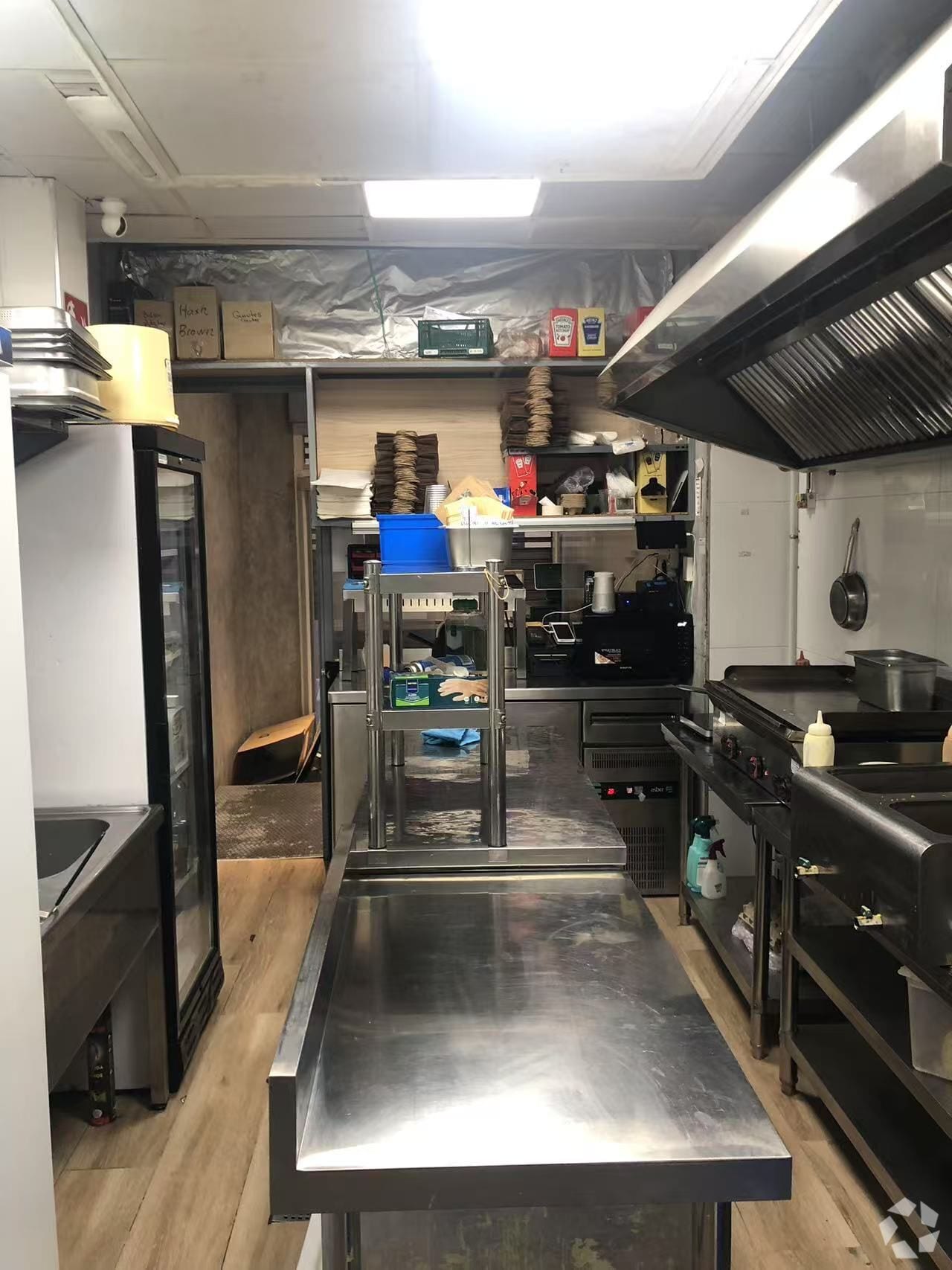 Retail in Madrid, Madrid to rent Interior Photo- Image 1 of 7