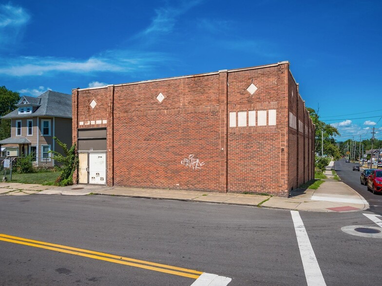 210 W 3rd St, Mansfield, OH for sale - Primary Photo - Image 1 of 8