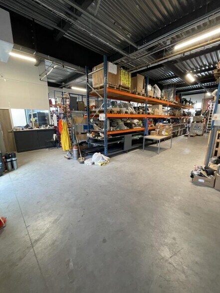 Light Industrial in Gennevilliers to rent - Interior Photo - Image 3 of 21