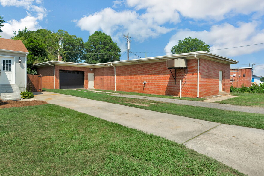 110 W College St, Stanley, NC for sale - Primary Photo - Image 1 of 1