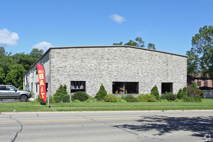 517 N Lake Ave, Twin Lakes, WI for sale - Building Photo - Image 1 of 1