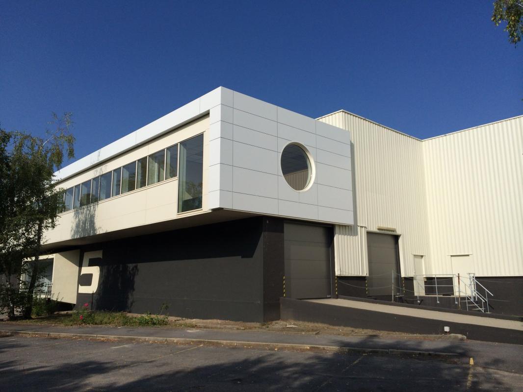 Light Industrial in SAINT-OUEN-L'AUMONE to rent Building Photo- Image 1 of 9