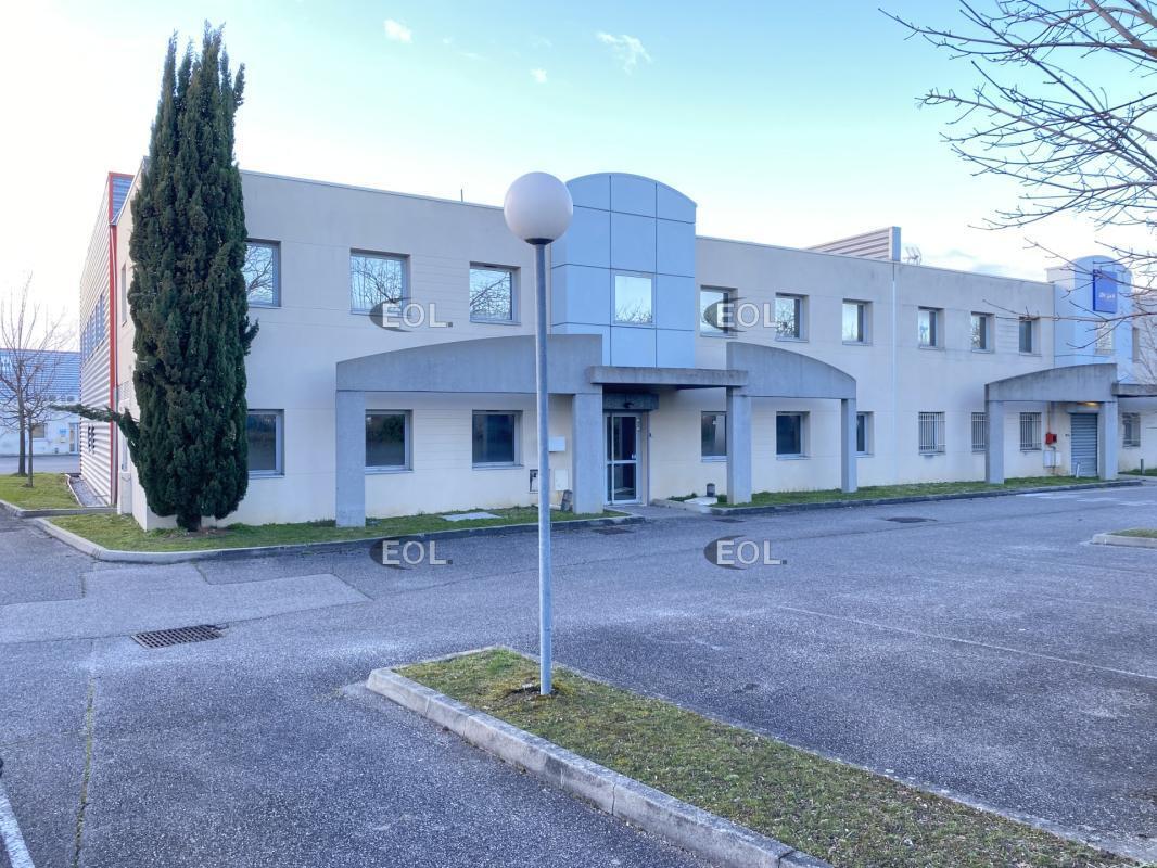 Light Industrial in Saint-Priest to rent Building Photo- Image 1 of 16