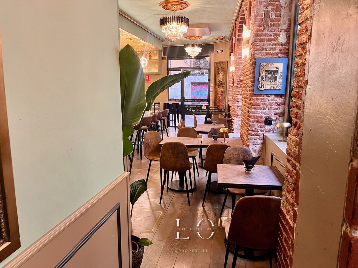 Madrid, MAD 28014 -  -  - Interior Photo - Image 1 of 11