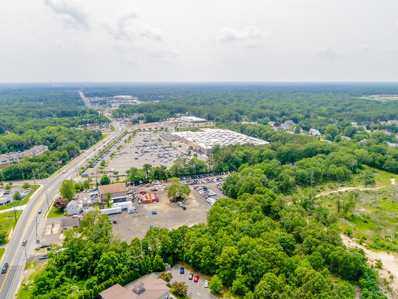 Retail in Lanoka Harbor, NJ for sale - Primary Photo - Image 1 of 1