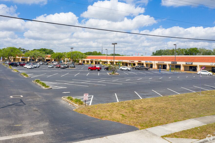 776 W Lumsden Rd, Brandon, FL for sale - Building Photo - Image 1 of 1