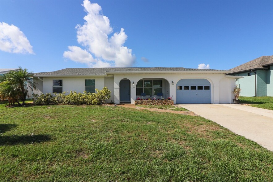 161 Concord Dr NE, Port Charlotte, FL for sale - Primary Photo - Image 1 of 60