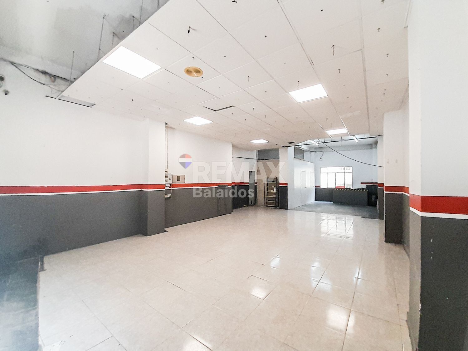 Retail in Vigo, Pontevedra for sale Interior Photo- Image 1 of 27