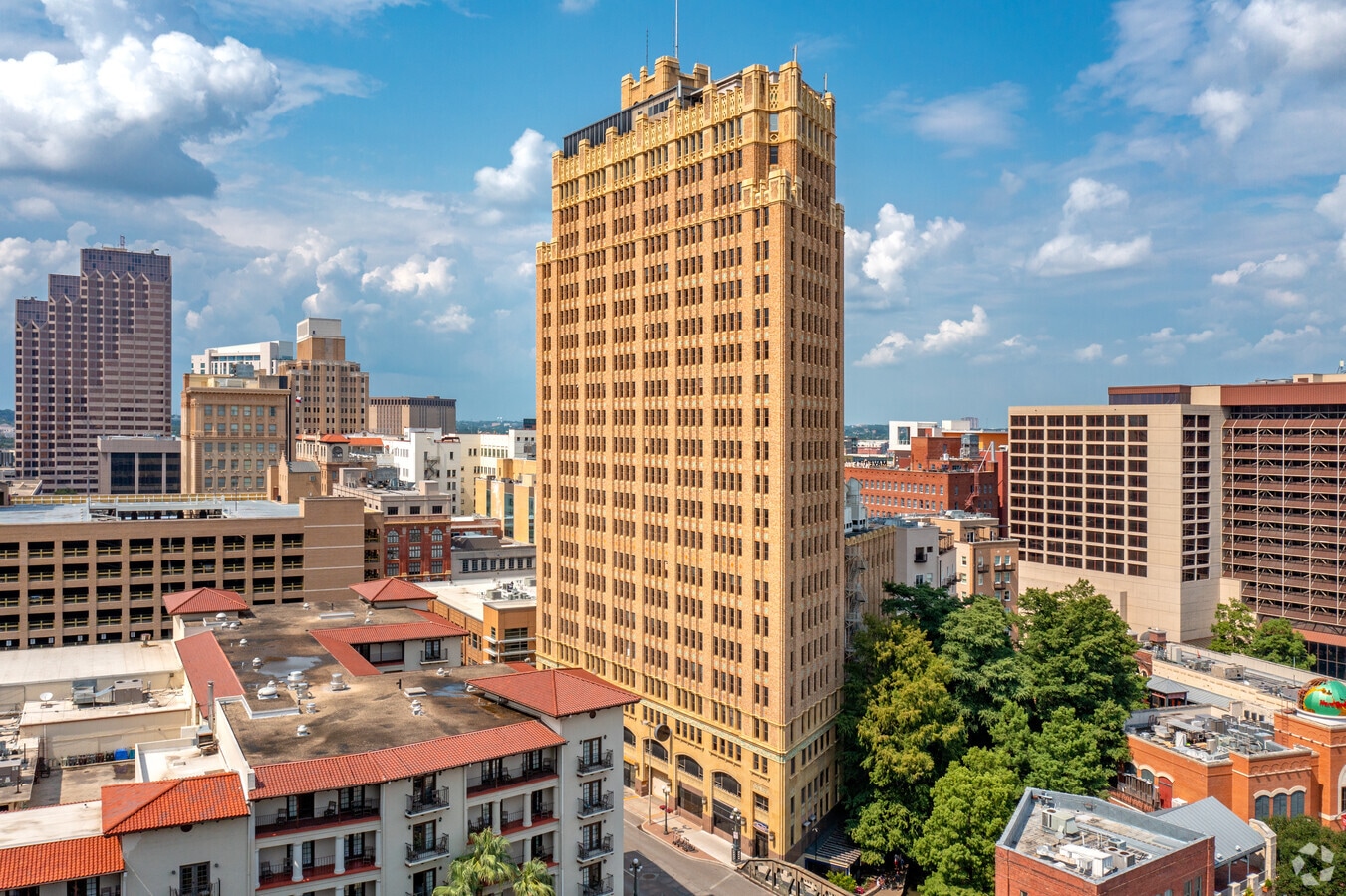 414 Navarro St, San Antonio, TX 78205 UK