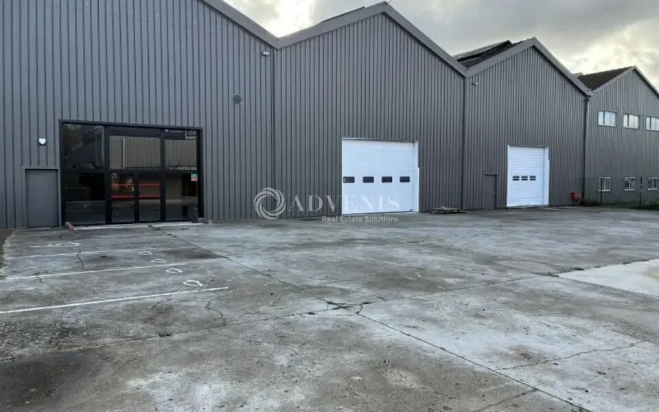 Light Industrial in Corbeil-Essonnes to rent Building Photo- Image 1 of 5