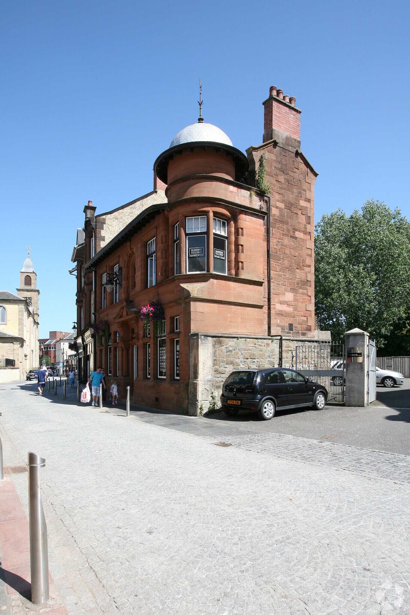 42 Bank St, Kilmarnock for sale Primary Photo- Image 1 of 1