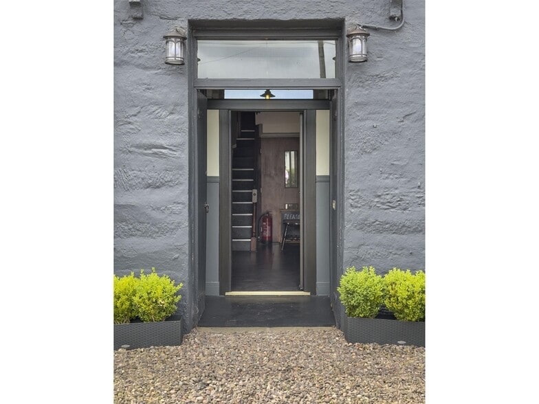 The Horse Shoe Inn, Lochgilphead for sale - Building Photo - Image 2 of 30