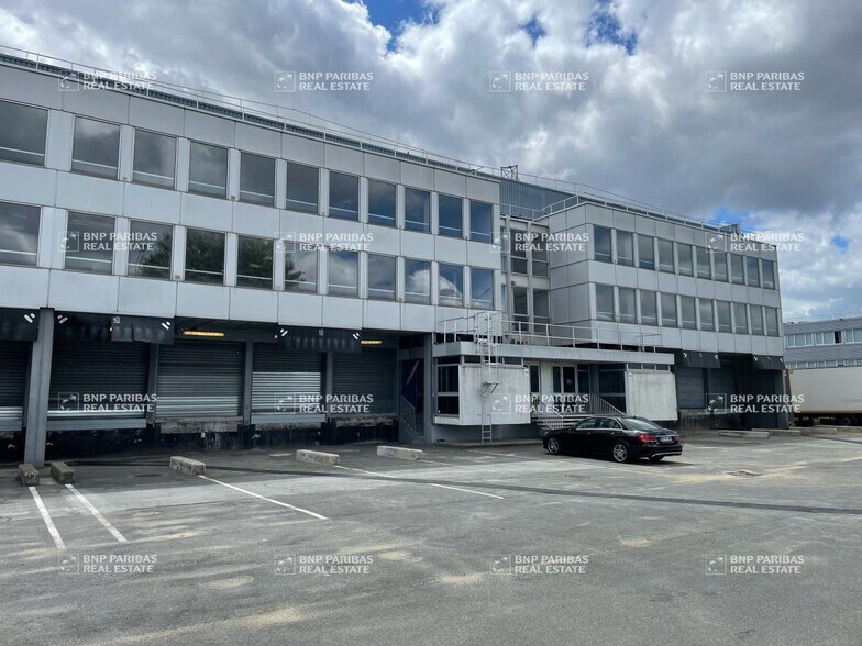 Industrial in Orly to rent - Building Photo - Image 2 of 18