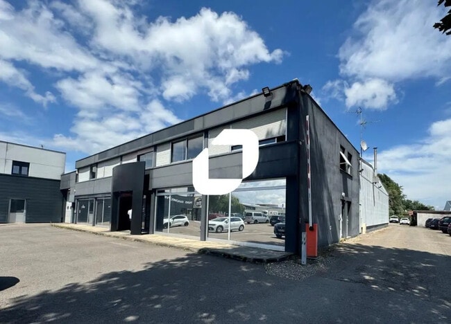 Location Local d'activités 677 m²