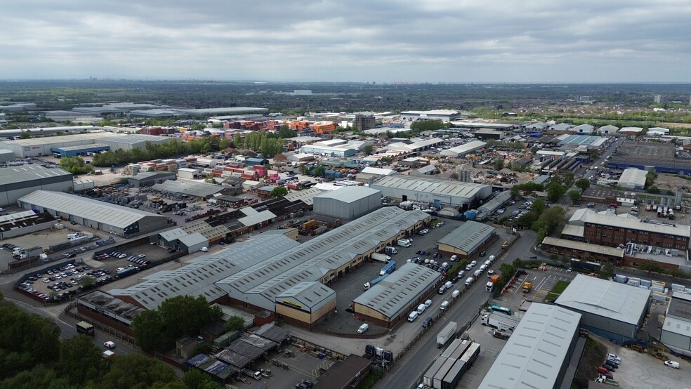 Yardley Rd, Liverpool to rent - Aerial - Image 2 of 9