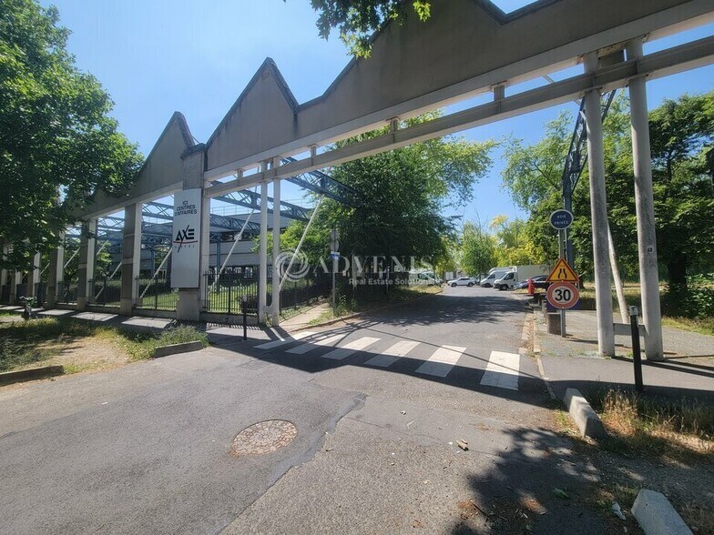 Office in Saint-Denis to rent - Building Photo - Image 1 of 10