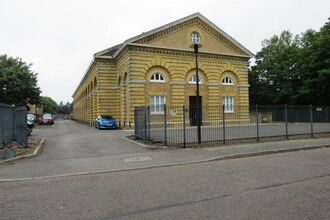 Auchinleck Way, Aldershot for rent Building Photo- Image 1 of 2