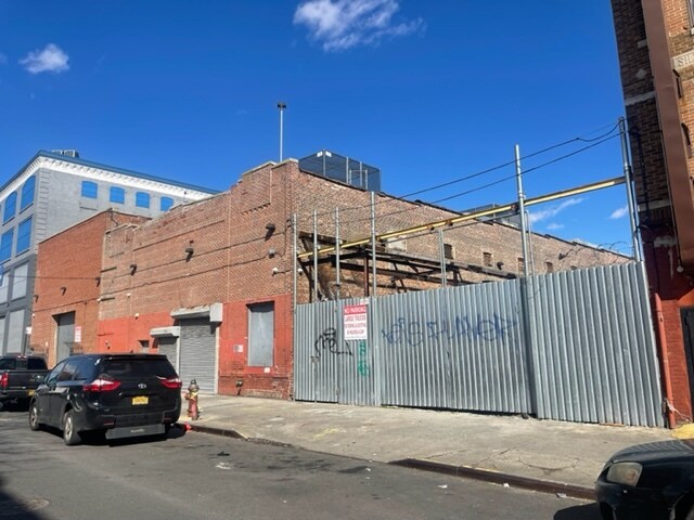 295-297 Georgia Ave, Brooklyn, NY for rent - Building Photo - Image 1 of 5