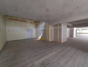 New Market Sq, Basingstoke to rent Interior Photo- Image 1 of 4