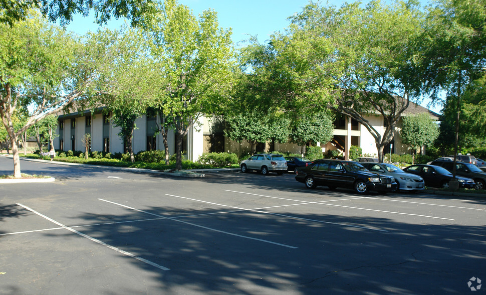 19200 Stevens Creek Blvd, Cupertino, CA for rent - Building Photo - Image 2 of 5