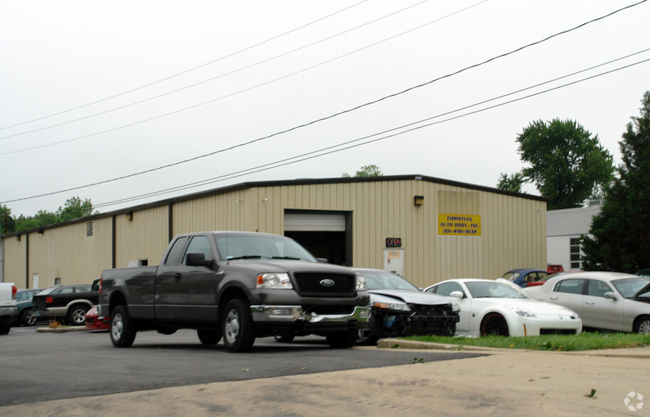 114 Lafayette Ave, Laurel, MD for sale - Building Photo - Image 3 of 5