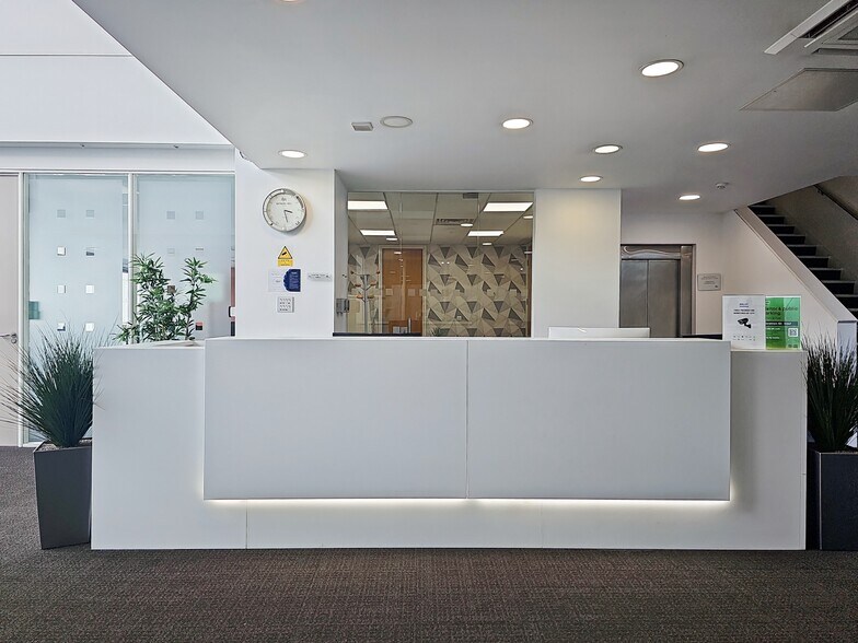 George Curl Way, Southampton to rent - Interior Photo - Image 2 of 10