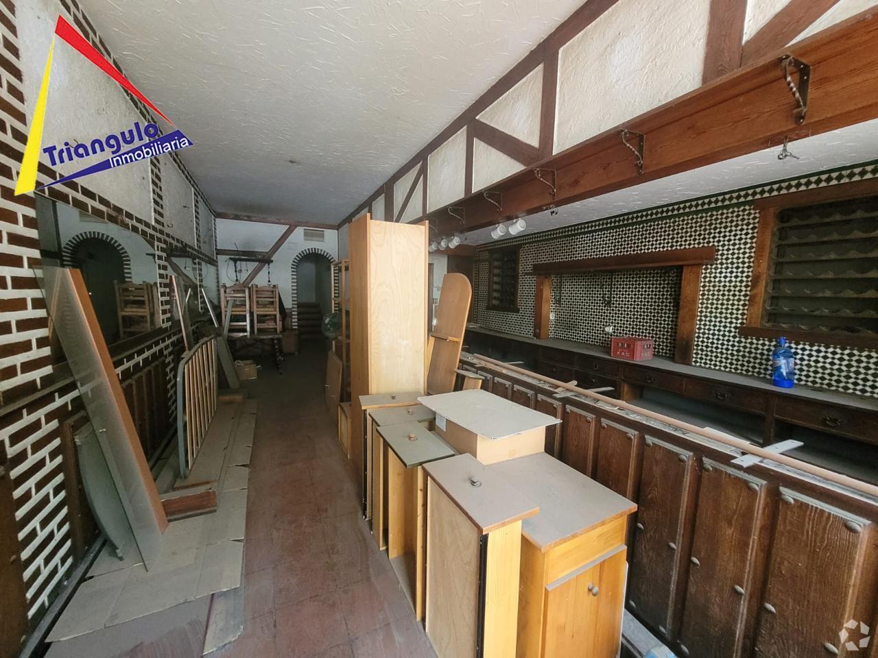 Retail in Segovia, Segovia to rent Interior Photo- Image 1 of 3