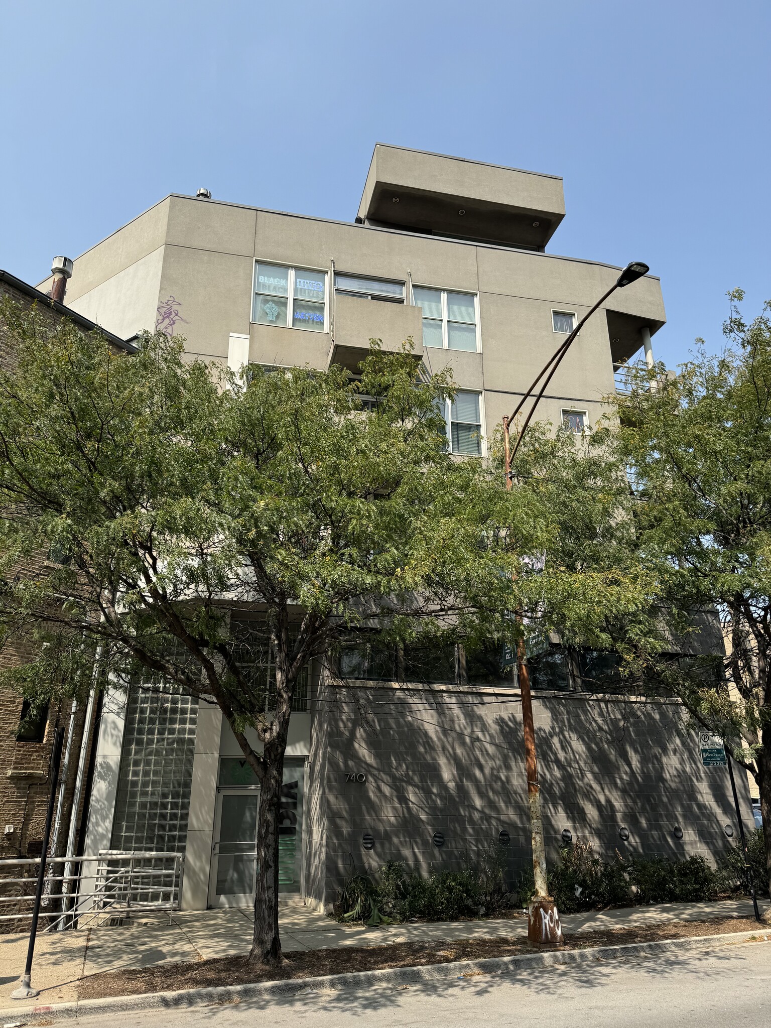 740 N Ogden Ave, Chicago, IL for rent Building Photo- Image 1 of 23