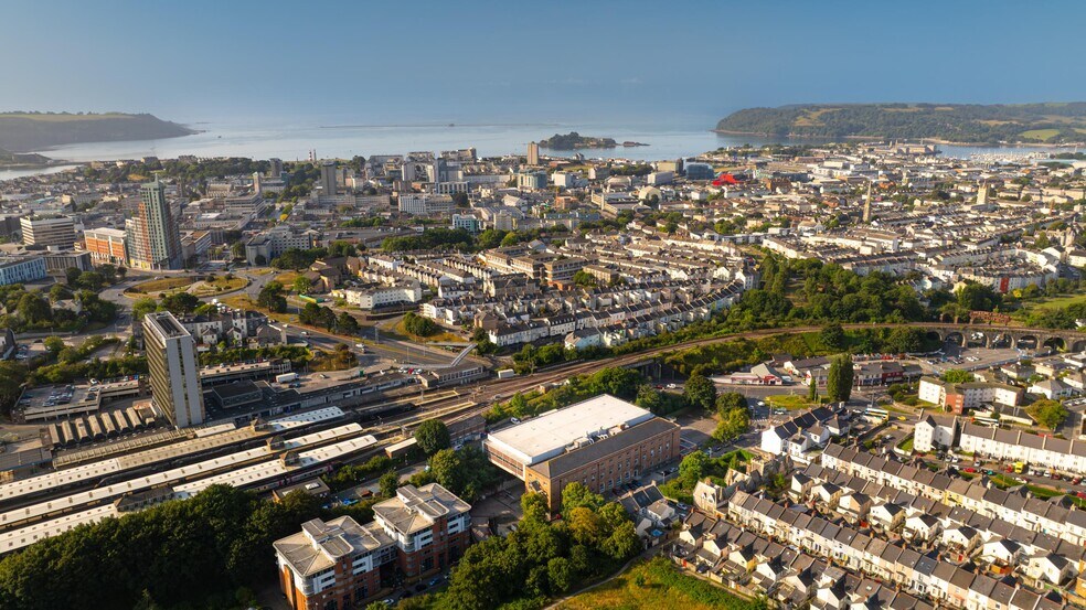 29 Central Park Av, Plymouth to rent - Aerial - Image 3 of 4