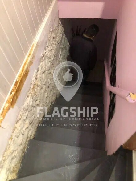 Retail in Paris for sale - Interior Photo - Image 2 of 4