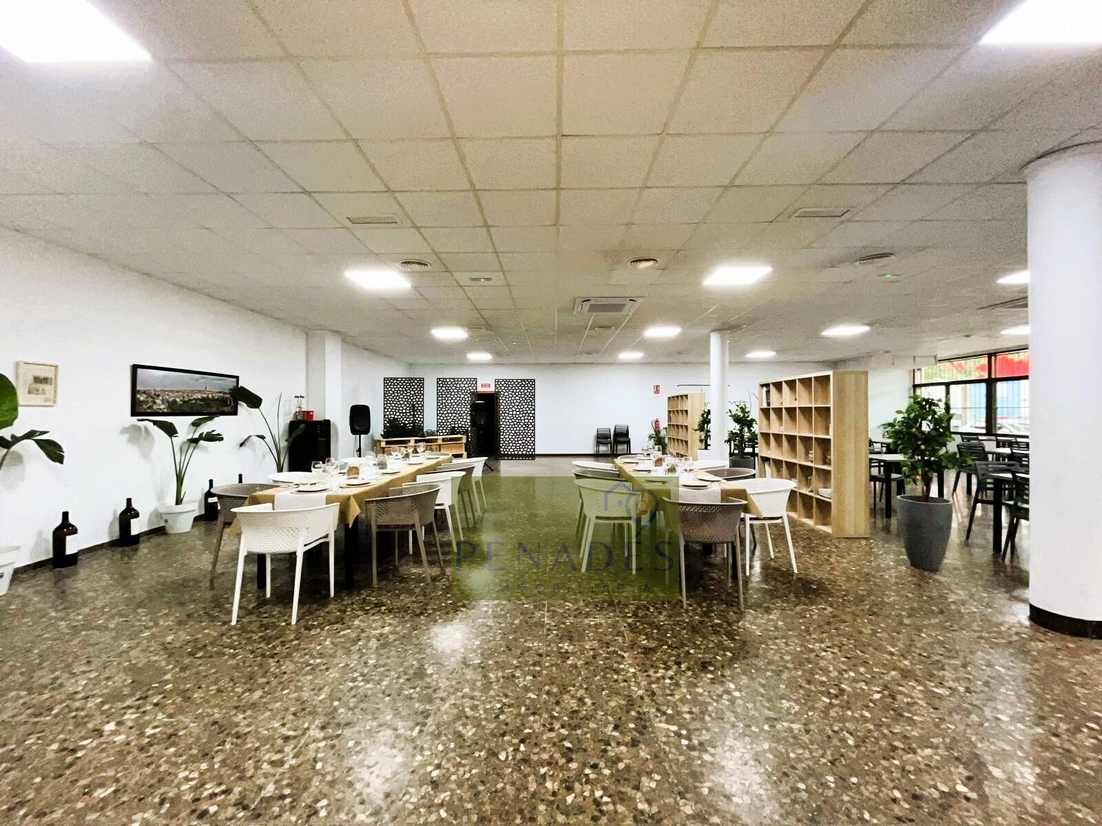 Retail in Ontinyent, Valencia to rent Interior Photo- Image 1 of 17