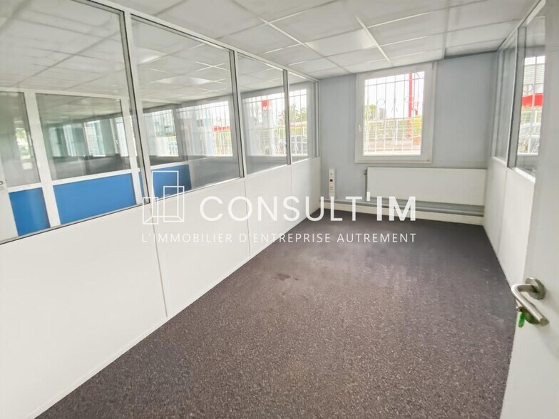 Office in Aulnay-sous-Bois to rent - Interior Photo - Image 3 of 7