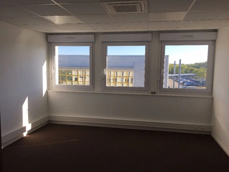 4138 Route De Baziège La Lauragaise, Labège to rent - Building Photo - Image 1 of 4