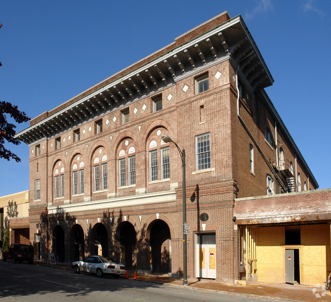 1112 Main St, Lynchburg, VA for sale - Primary Photo - Image 1 of 19