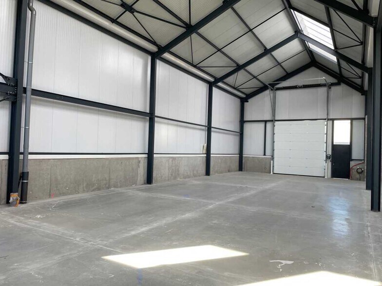 Industrial in Toussieu for sale - Building Photo - Image 1 of 5