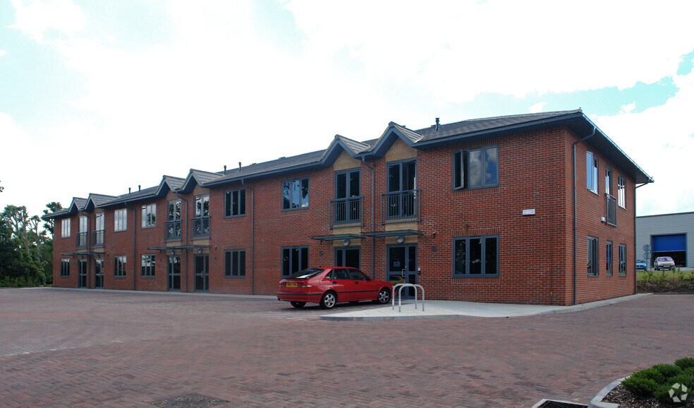 Cleeve Rd, Leatherhead, KT22 7RD UK