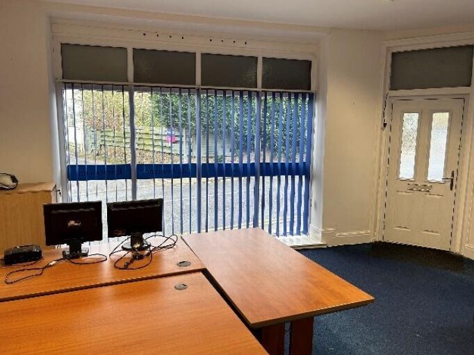 104-106 Main St, Wilsden to rent Interior Photo- Image 1 of 3