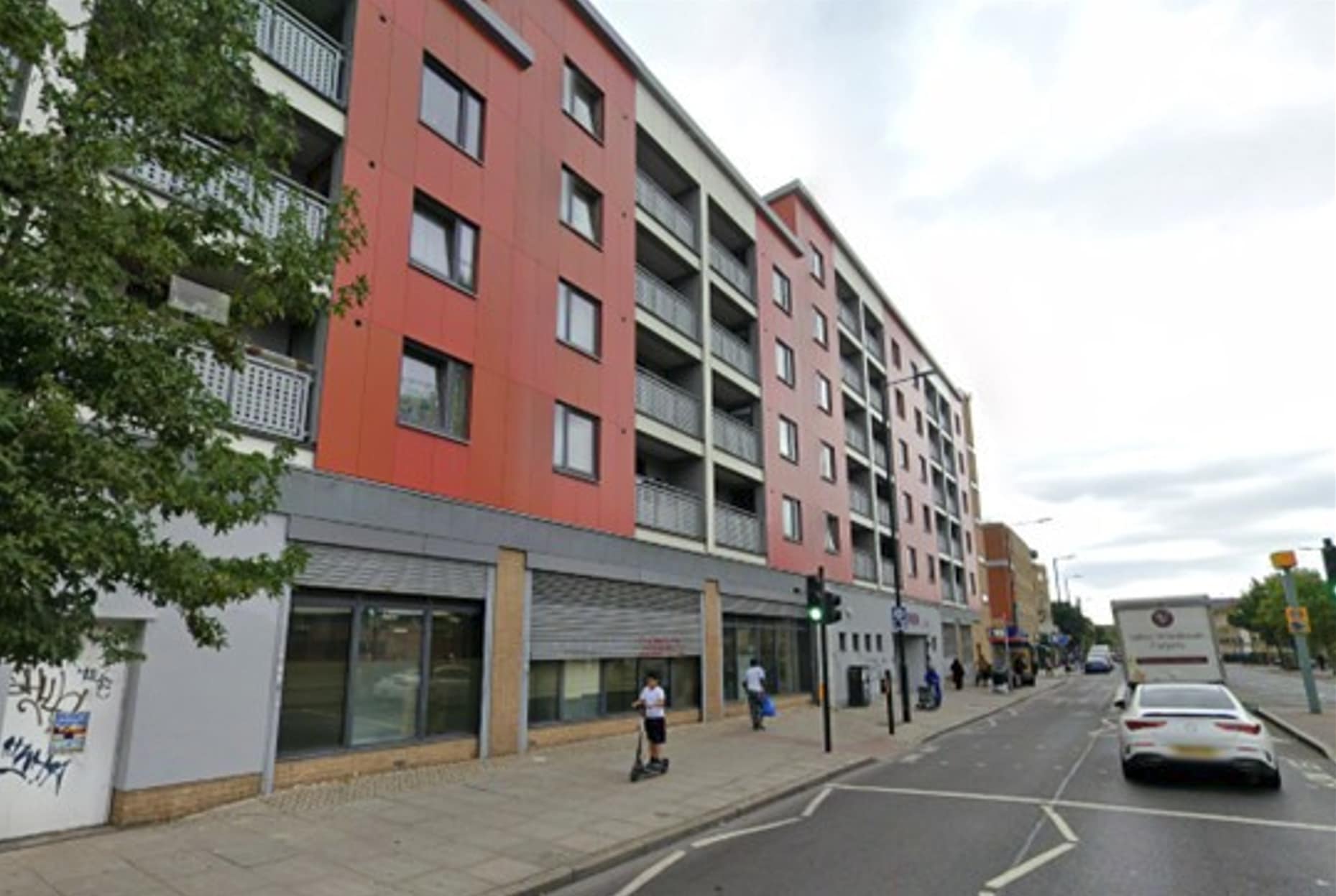 285 Commercial Rd, London to rent Building Photo- Image 1 of 2
