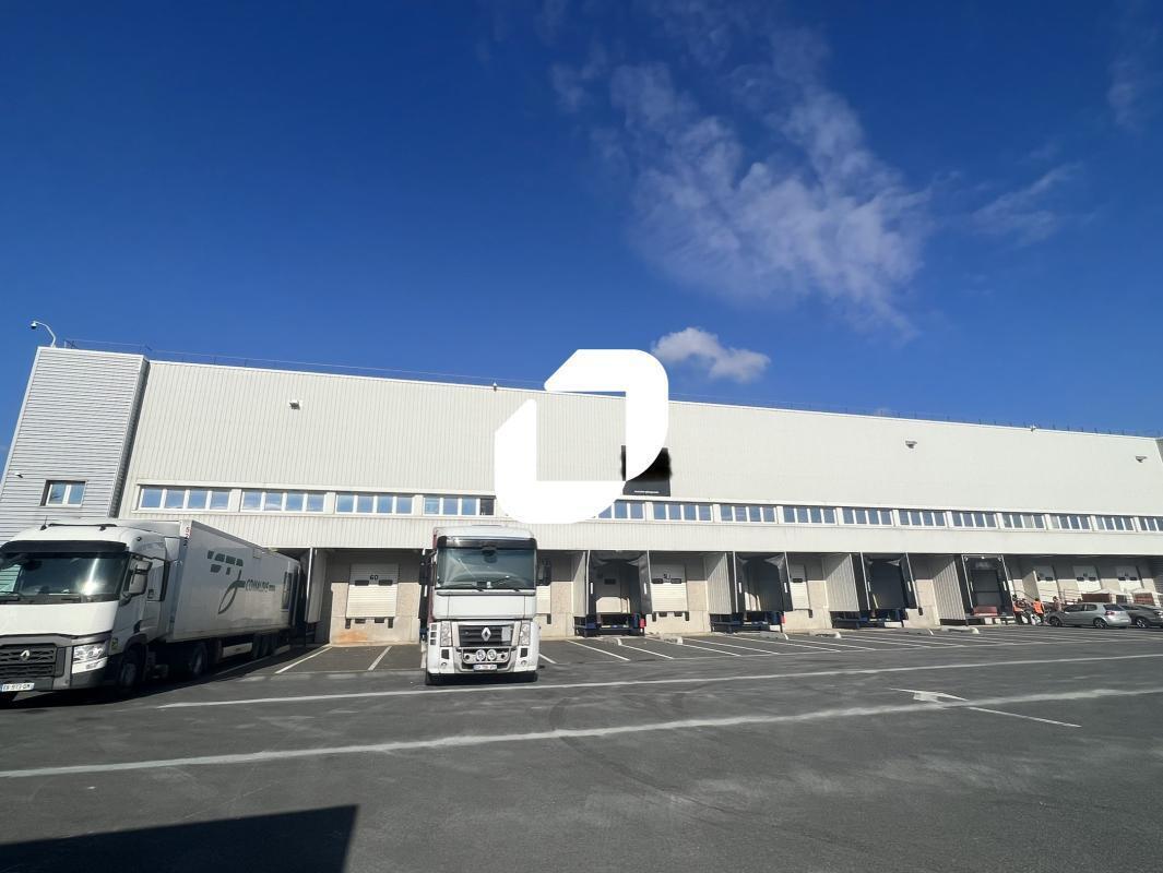 Industrial in Villabé to rent Building Photo- Image 1 of 5
