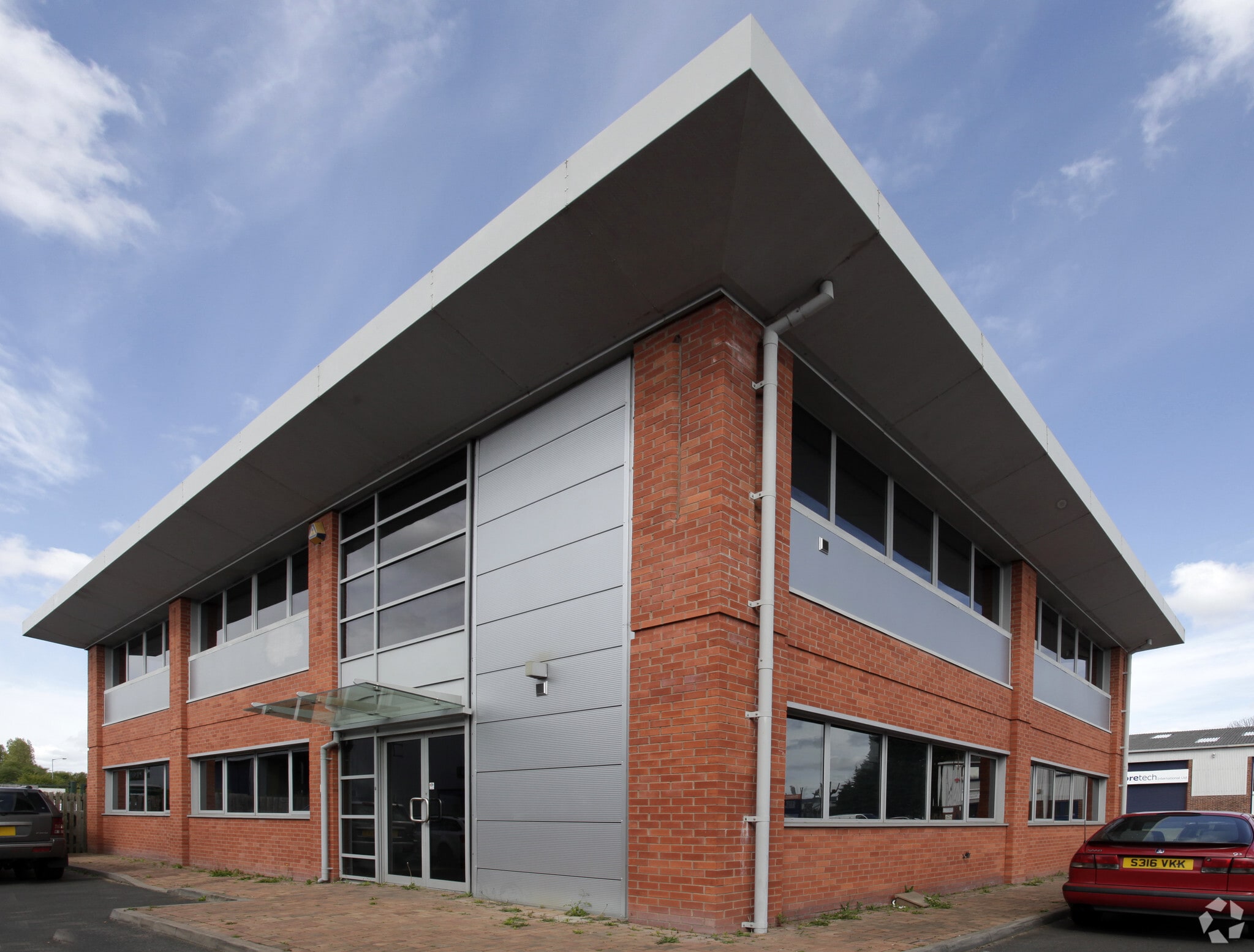 Broxell Clos, Warwick to rent Building Photo- Image 1 of 4