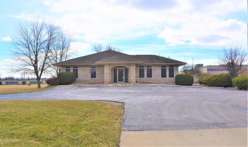 708 E Bethalto Dr, Bethalto, IL for sale - Building Photo - Image 1 of 1