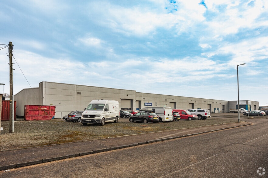 3 Cunningham Rd, Stirling to rent - Building Photo - Image 1 of 4
