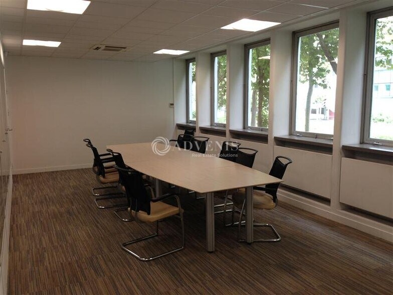 Office in Créteil to rent - Interior Photo - Image 3 of 6