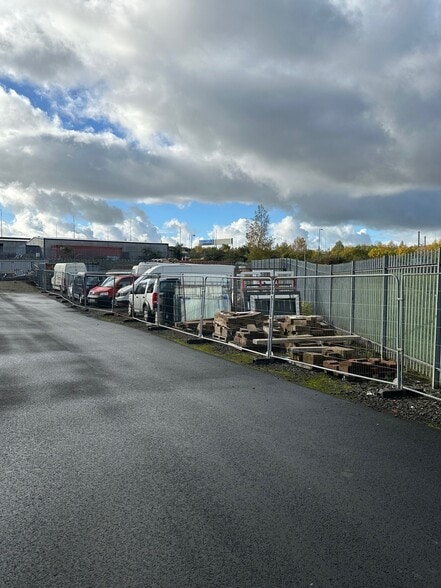 1-7 Lloyd St, Rutherglen to rent - Building Photo - Image 1 of 3