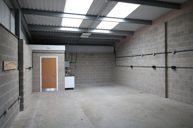 Station Rd, Poole to rent Interior Photo- Image 1 of 1